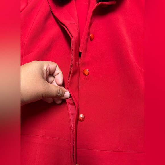 Amanda Smith Women's Red blazer with Black Fur Collar - Picture 4 of 10